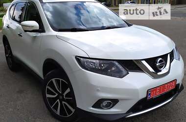 Внедорожник / Кроссовер Nissan X-Trail 2017 в Дубно