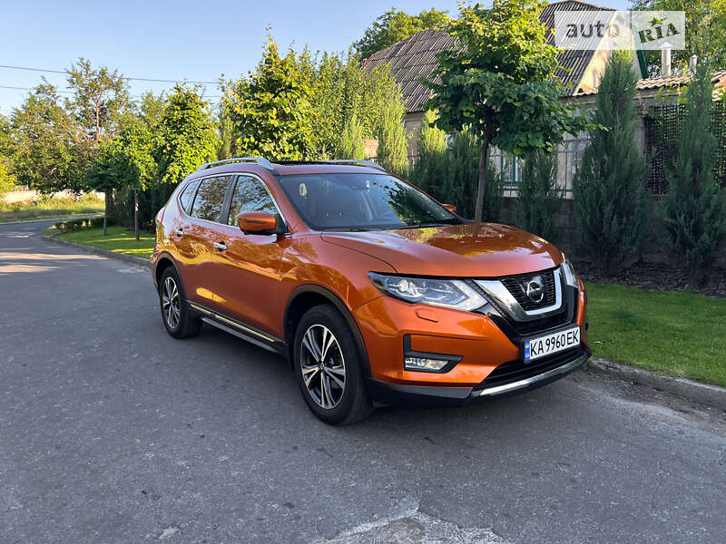 Позашляховик / Кросовер Nissan X-Trail 2017 в Дніпрі