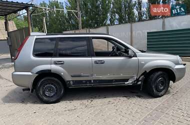 Внедорожник / Кроссовер Nissan X-Trail 2004 в 