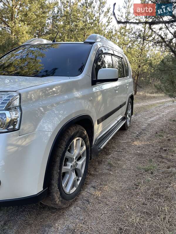 Внедорожник / Кроссовер Nissan X-Trail 2011 в Зенькове