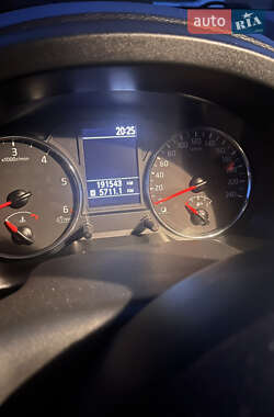 Позашляховик / Кросовер Nissan X-Trail 2013 в 