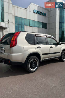 Внедорожник / Кроссовер Nissan X-Trail 2007 в Новгород-Северском