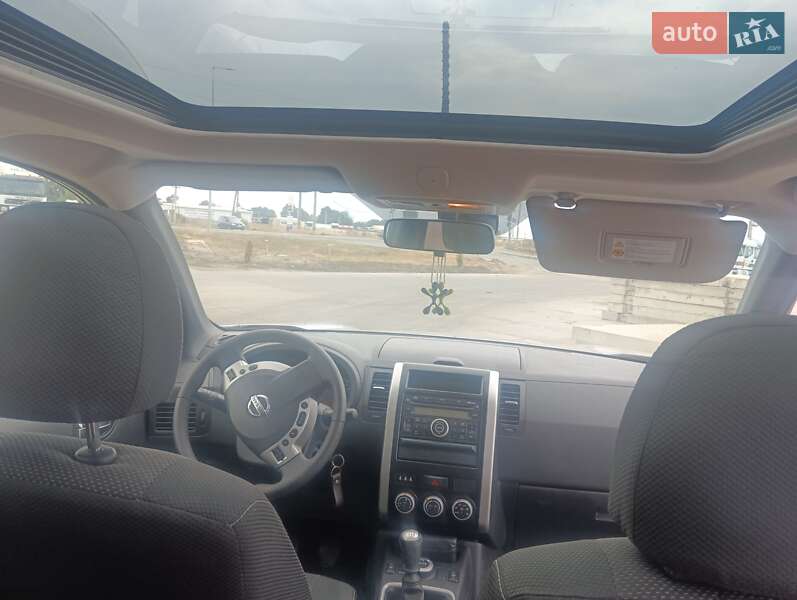 Позашляховик / Кросовер Nissan X-Trail 2011 в Дачному