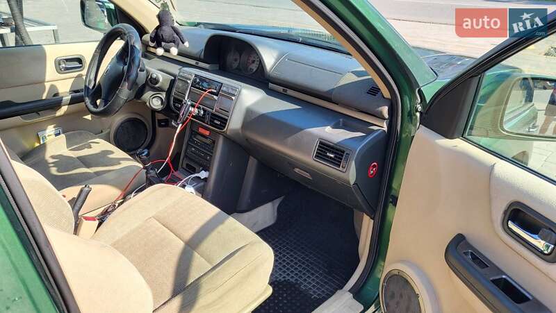 Внедорожник / Кроссовер Nissan X-Trail 2001 в Ужгороде