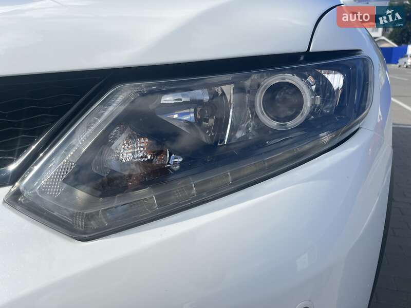 Внедорожник / Кроссовер Nissan X-Trail 2016 в Калуше