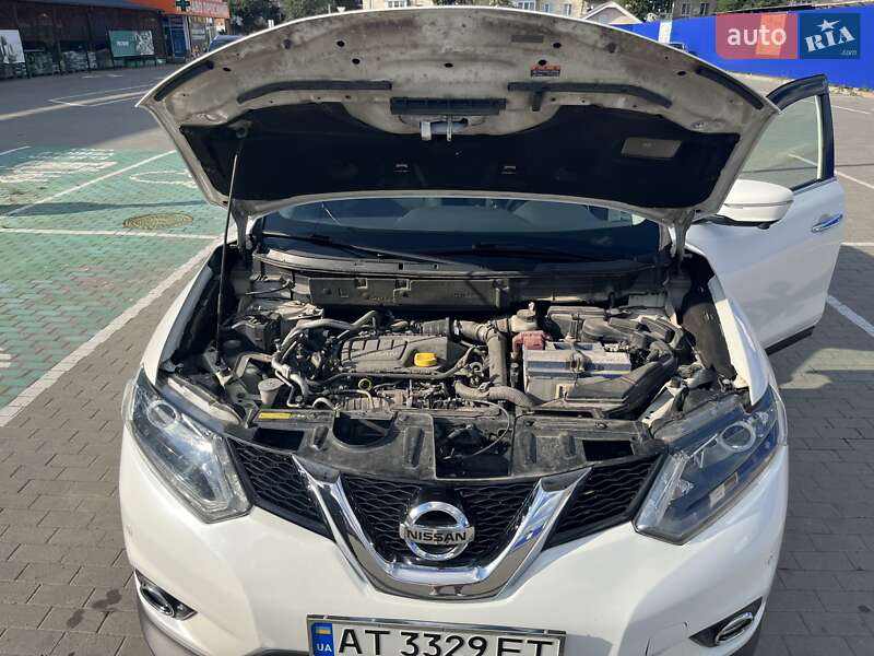 Внедорожник / Кроссовер Nissan X-Trail 2016 в Калуше