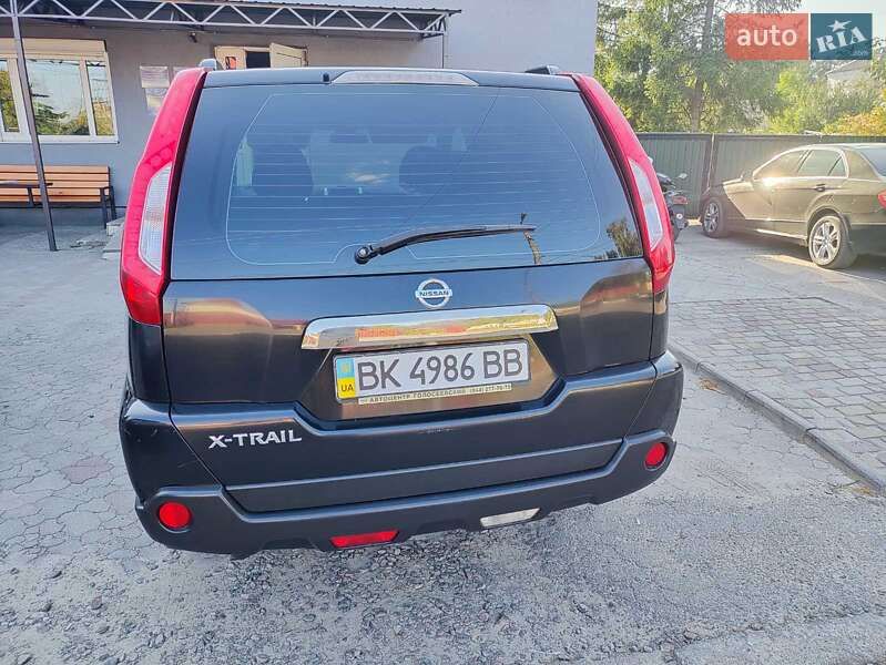 Позашляховик / Кросовер Nissan X-Trail 2011 в Рокитному