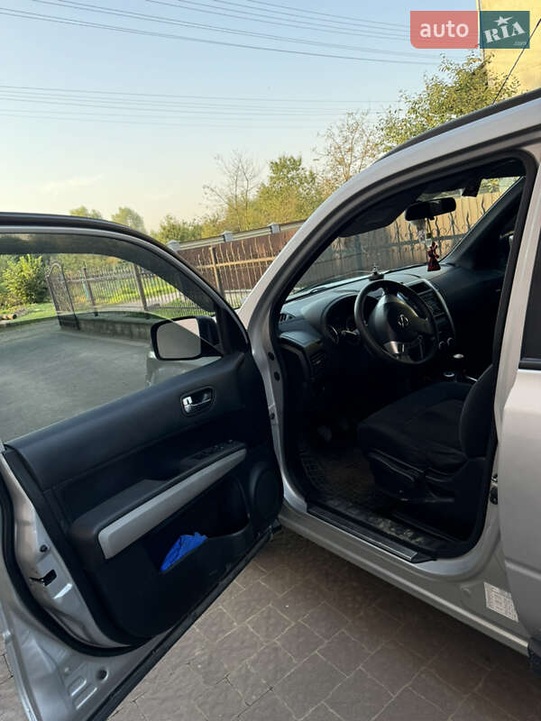 Позашляховик / Кросовер Nissan X-Trail 2011 в Самборі