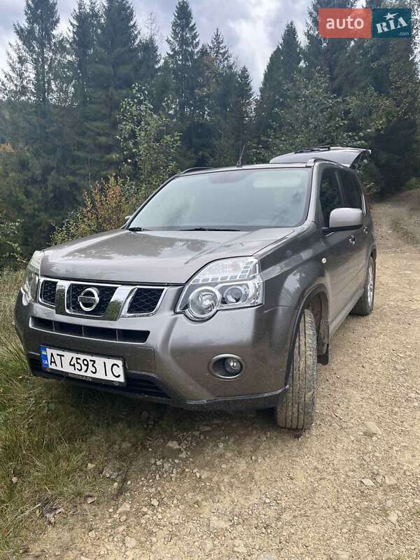 Позашляховик / Кросовер Nissan X-Trail 2011 в Калуші