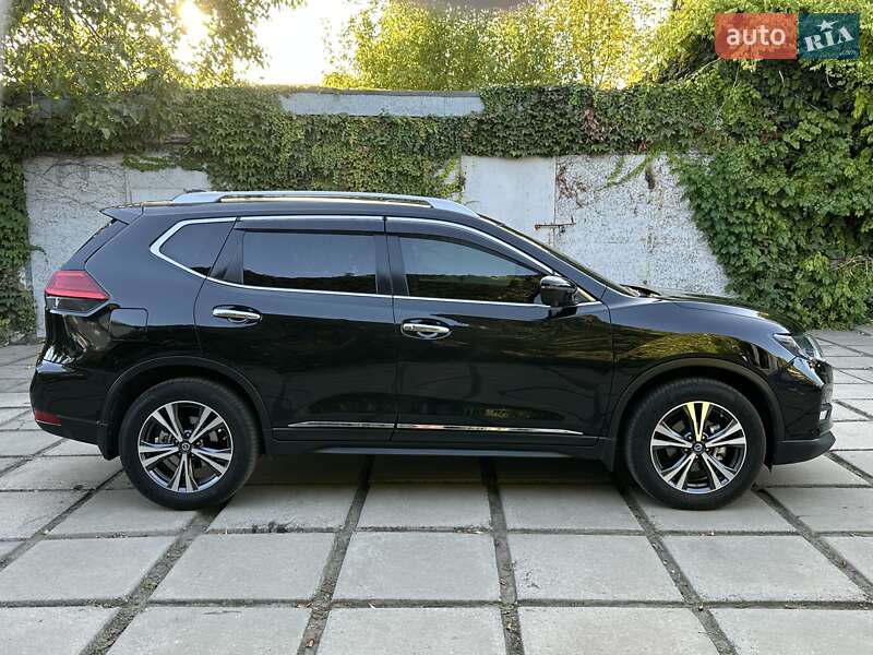 Внедорожник / Кроссовер Nissan X-Trail 2018 в Павлограде