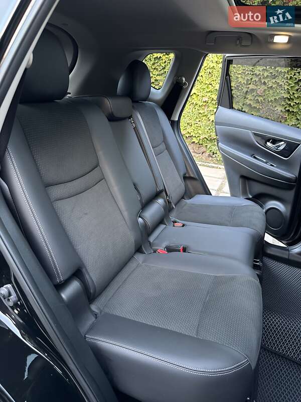 Внедорожник / Кроссовер Nissan X-Trail 2018 в Павлограде