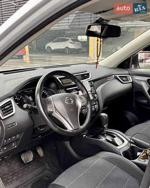 Позашляховик / Кросовер Nissan X-Trail 2016 в Києві