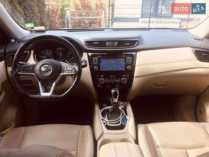 Внедорожник / Кроссовер Nissan X-Trail 2017 в Львове