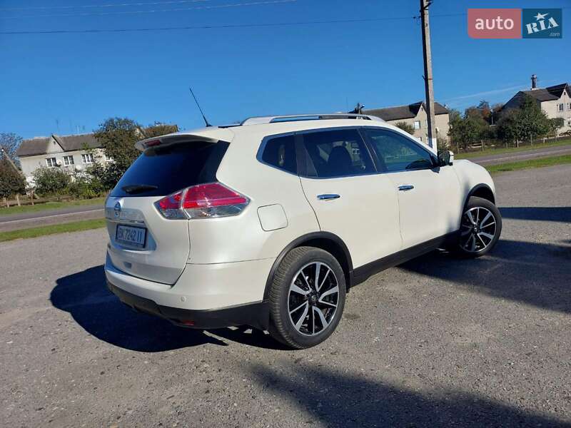 Внедорожник / Кроссовер Nissan X-Trail 2016 в Дубно