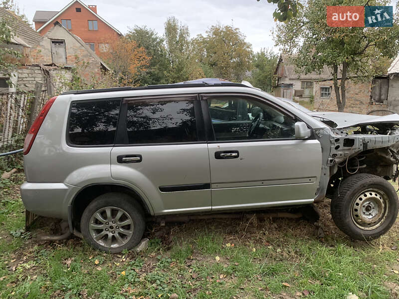 Внедорожник / Кроссовер Nissan X-Trail 2004 в Запорожье