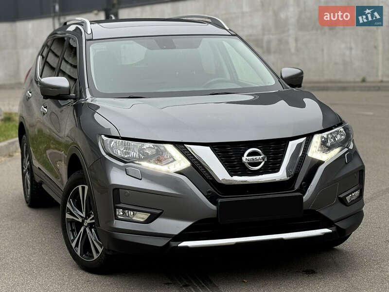 Позашляховик / Кросовер Nissan X-Trail 2017 в Києві