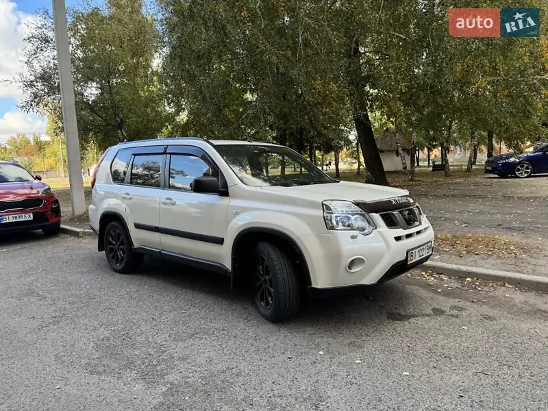 Внедорожник / Кроссовер Nissan X-Trail 2011 в 