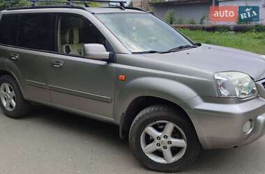 Внедорожник / Кроссовер Nissan X-Trail 2002 в Чугуеве