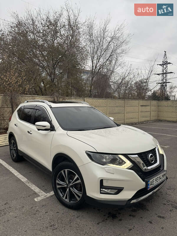 Внедорожник / Кроссовер Nissan X-Trail 2017 в Днепре
