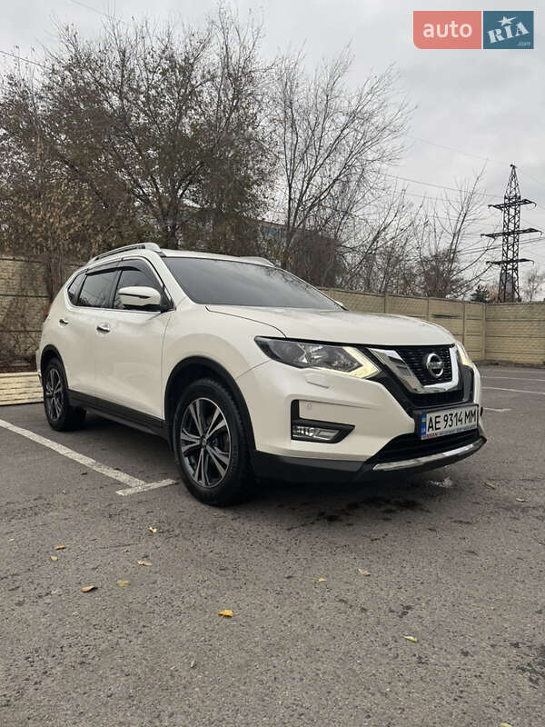 Внедорожник / Кроссовер Nissan X-Trail 2017 в Днепре