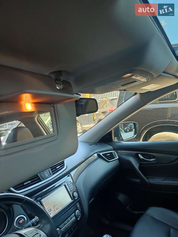 Позашляховик / Кросовер Nissan X-Trail 2014 в Десні