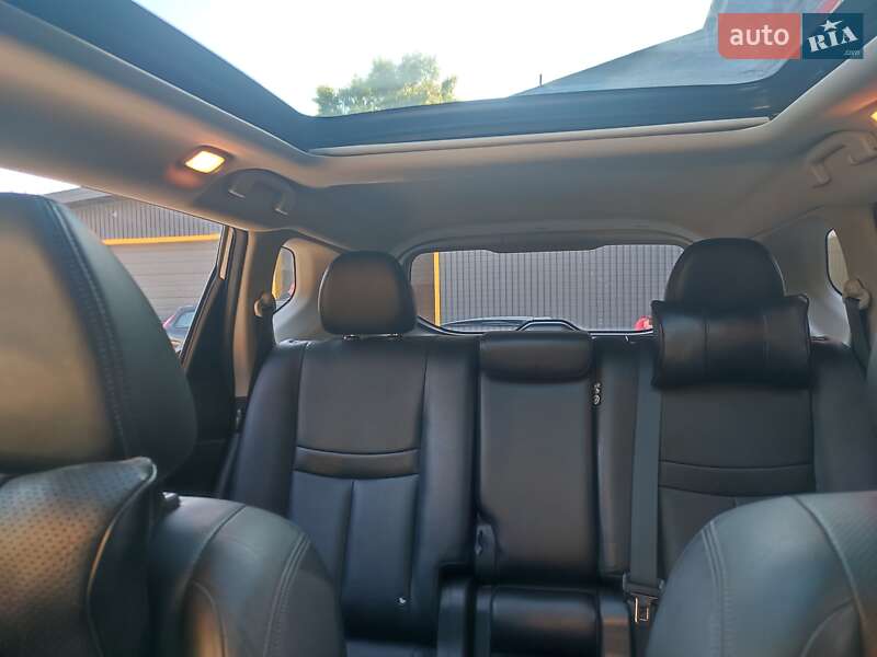 Позашляховик / Кросовер Nissan X-Trail 2014 в Десні