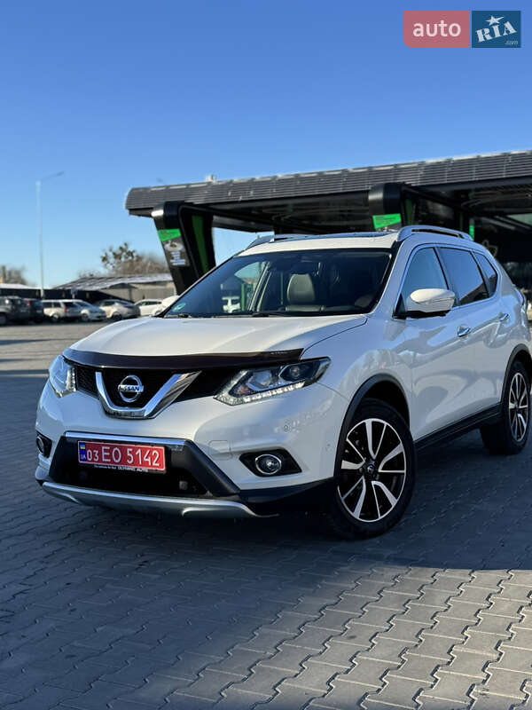 Внедорожник / Кроссовер Nissan X-Trail 2015 в Луцке