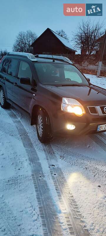 Позашляховик / Кросовер Nissan X-Trail 2014 в Гадячі