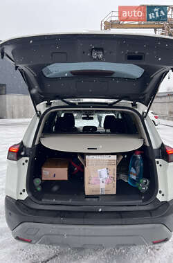Внедорожник / Кроссовер Nissan X-Trail 2023 в 