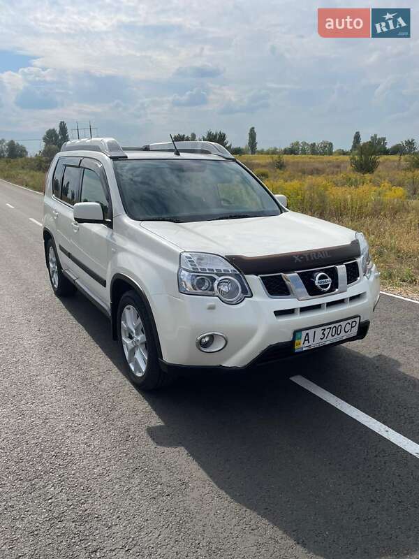 Позашляховик / Кросовер Nissan X-Trail 2014 в Києві