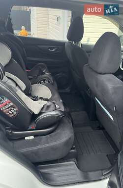 Внедорожник / Кроссовер Nissan X-Trail 2014 в 