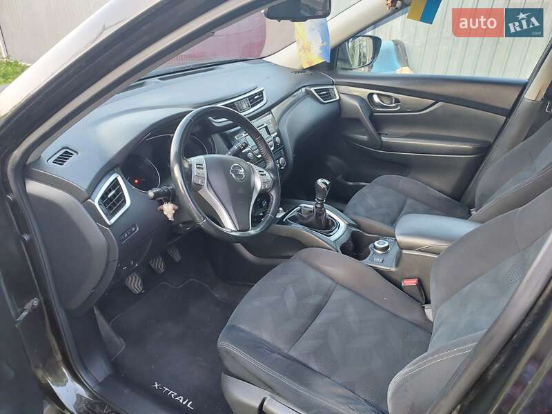 Позашляховик / Кросовер Nissan X-Trail 2015 в Києві