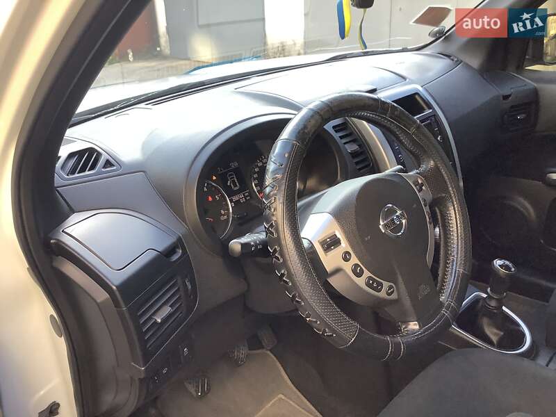 Позашляховик / Кросовер Nissan X-Trail 2011 в Чорноморську
