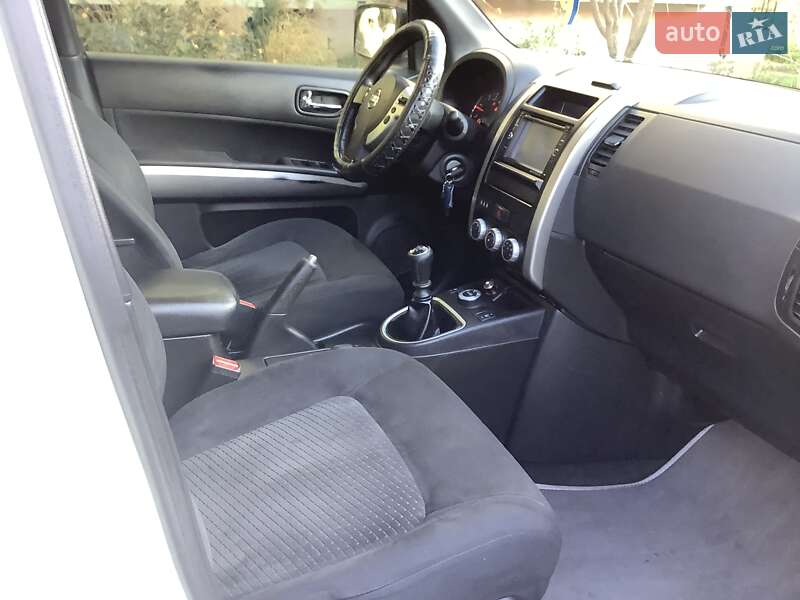 Позашляховик / Кросовер Nissan X-Trail 2011 в Чорноморську