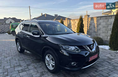 Внедорожник / Кроссовер Nissan X-Trail 2015 в Ровно