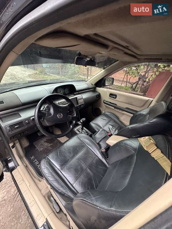 Внедорожник / Кроссовер Nissan X-Trail 2003 в Ромнах