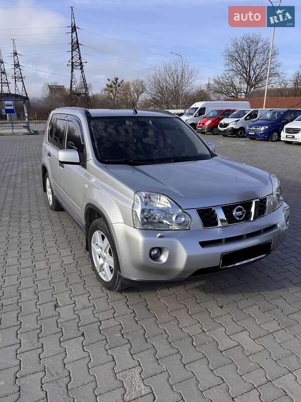 Позашляховик / Кросовер Nissan X-Trail 2008 в Чернівцях