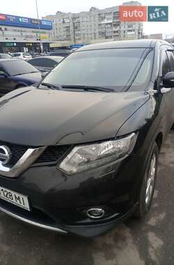 Внедорожник / Кроссовер Nissan X-Trail 2015 в Соленом