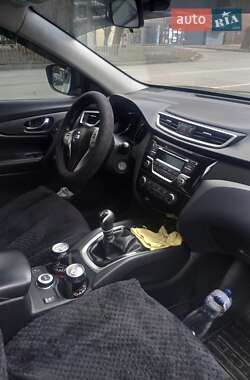 Позашляховик / Кросовер Nissan X-Trail 2015 в Солоному