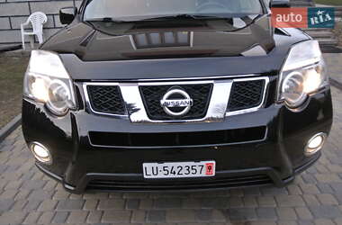 Позашляховик / Кросовер Nissan X-Trail 2014 в Чернівцях