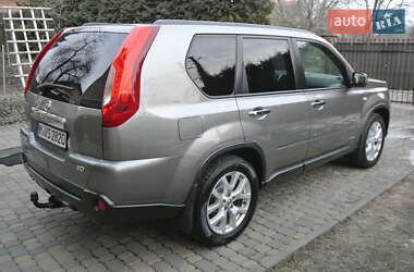 Позашляховик / Кросовер Nissan X-Trail 2013 в 