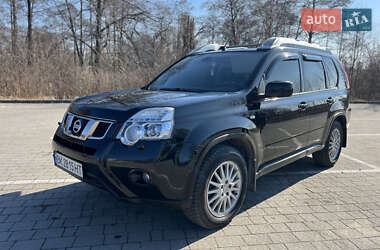 Позашляховик / Кросовер Nissan X-Trail 2011 в 