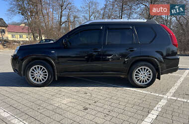 Позашляховик / Кросовер Nissan X-Trail 2011 в 