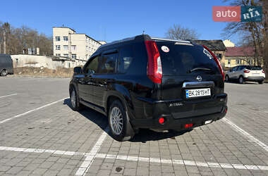 Позашляховик / Кросовер Nissan X-Trail 2011 в 