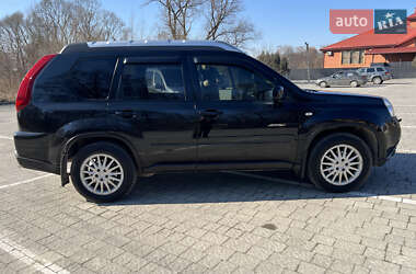 Позашляховик / Кросовер Nissan X-Trail 2011 в 