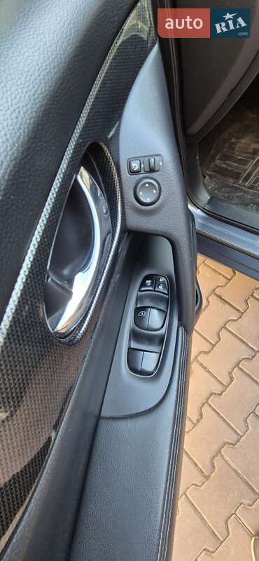 Внедорожник / Кроссовер Nissan X-Trail 2017 в Софиевской Борщаговке