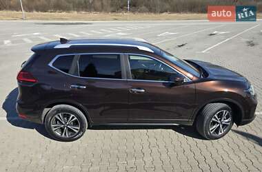 Внедорожник / Кроссовер Nissan X-Trail 2018 в 