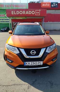 Позашляховик / Кросовер Nissan X-Trail 2017 в 