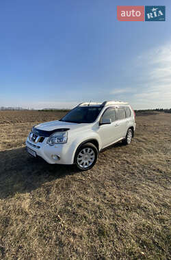 Позашляховик / Кросовер Nissan X-Trail 2012 в 