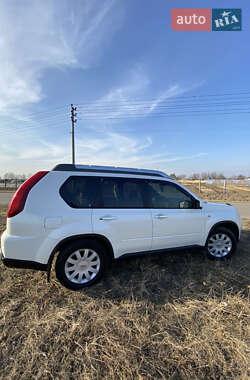 Позашляховик / Кросовер Nissan X-Trail 2012 в 